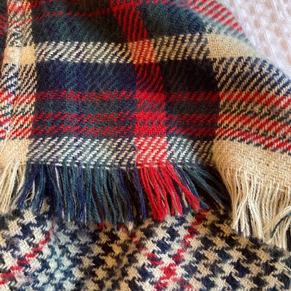 Fleece Sweater Blanket Poncho Tartan Plaid One Size Red Navy Tan Hunter Green - Picture 4 of 10
